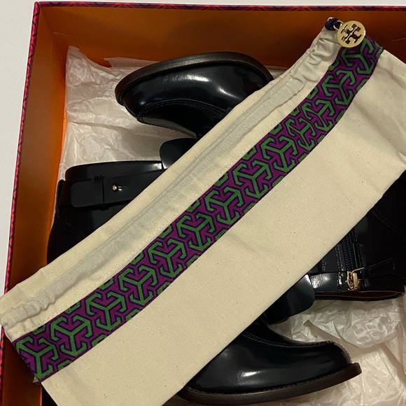 NIB and Dust Bag Tory Burch Hyde 100mm Bootie - Sz. 9M U.S. Navy Blue. AMAZING! - Picture 10 of 16